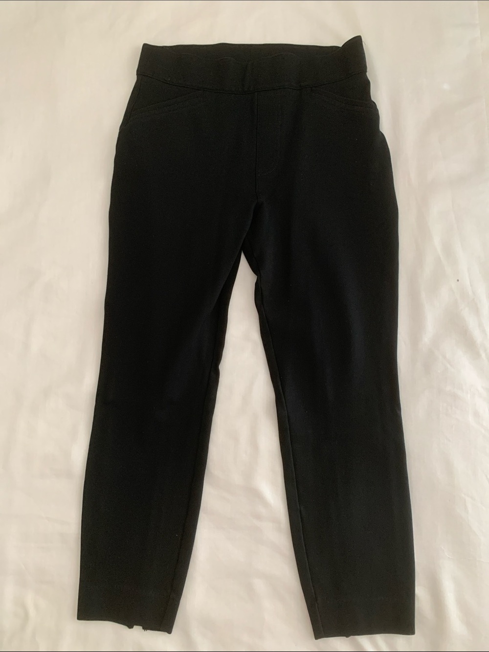 EUC SPANX Black Cropped Pants Size M Petite Pull-On Slim Career Casual